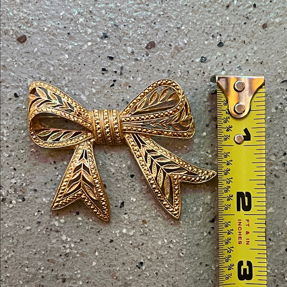 4/$20 Gold Bow Brooch - Picture 3 of 3